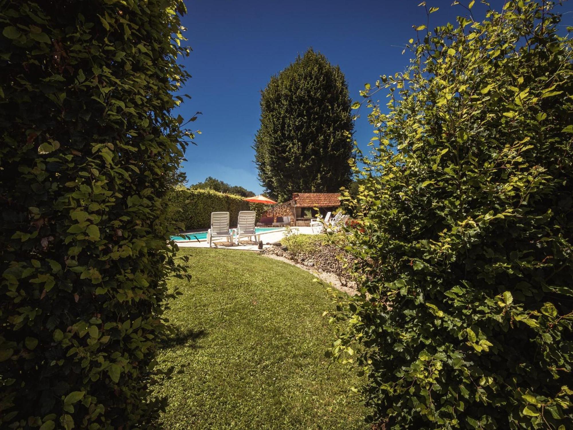 Charming Gite With Pool In Vezac Beynac-et-Cazenac Buitenkant foto