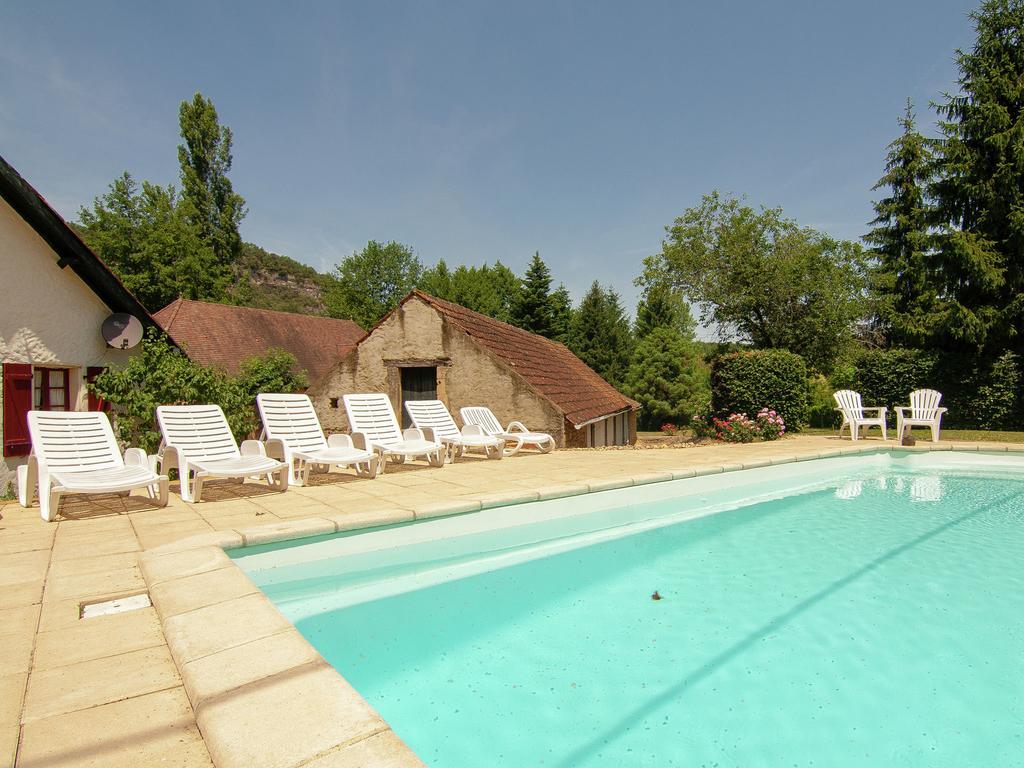 Charming Gite With Pool In Vezac Beynac-et-Cazenac Buitenkant foto